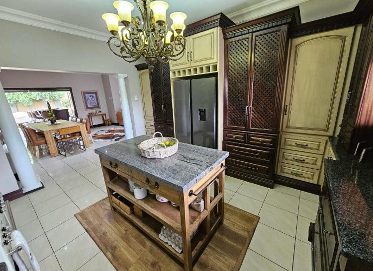 To Let 5 Bedroom Property for Rent in Jim Fouchepark Free State
